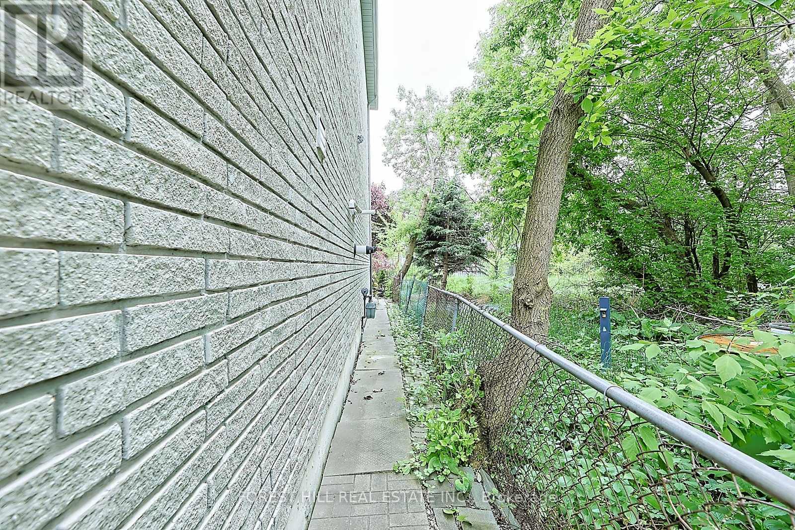 Bsmt - 61 Fairchild Ave Avenue, Toronto, Ontario  M2M 1T8 - Photo 12 - C12941410