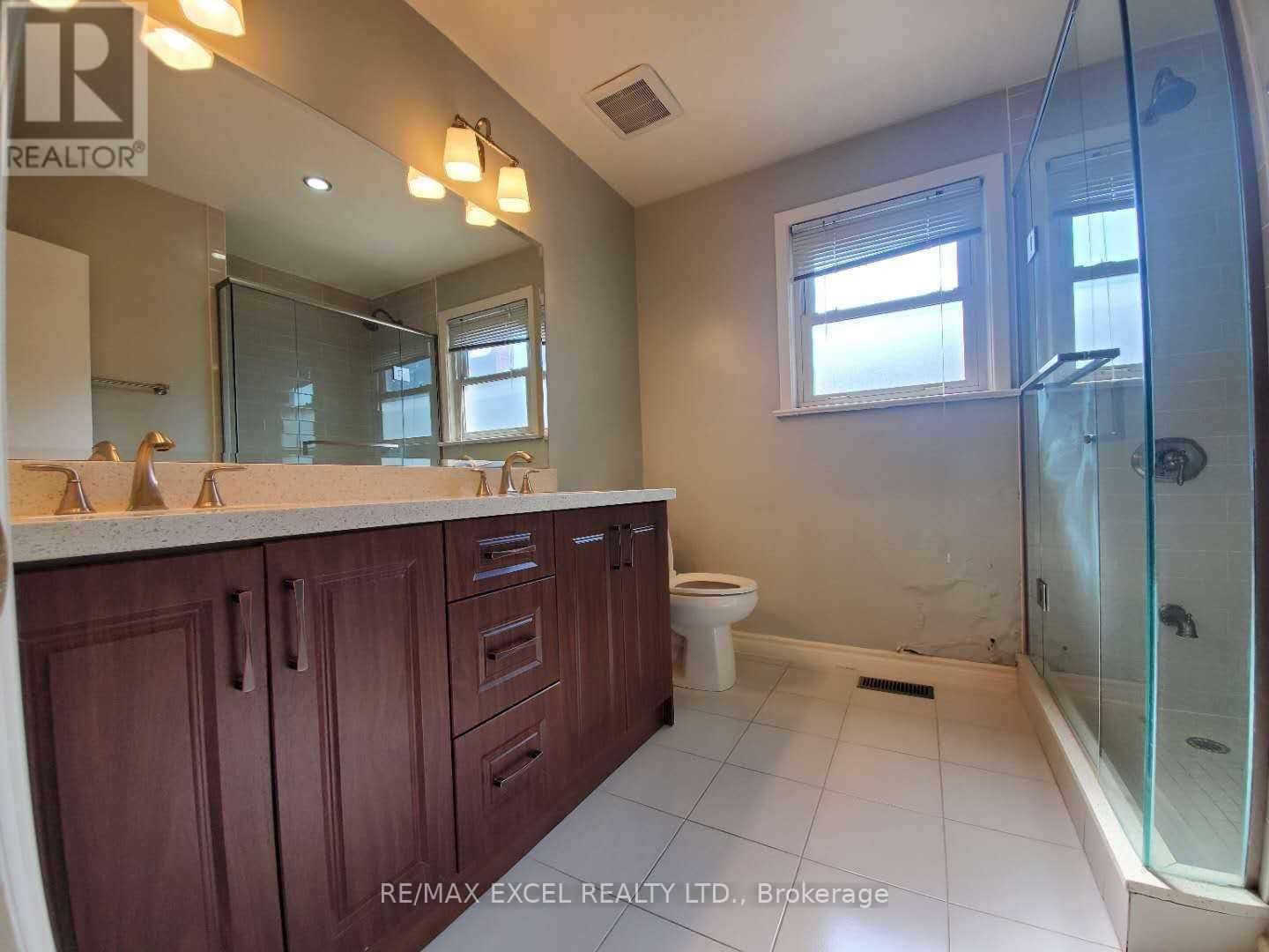 157 Fenn Avenue, Toronto, Ontario  M2P 1X8 - Photo 9 - C12941414