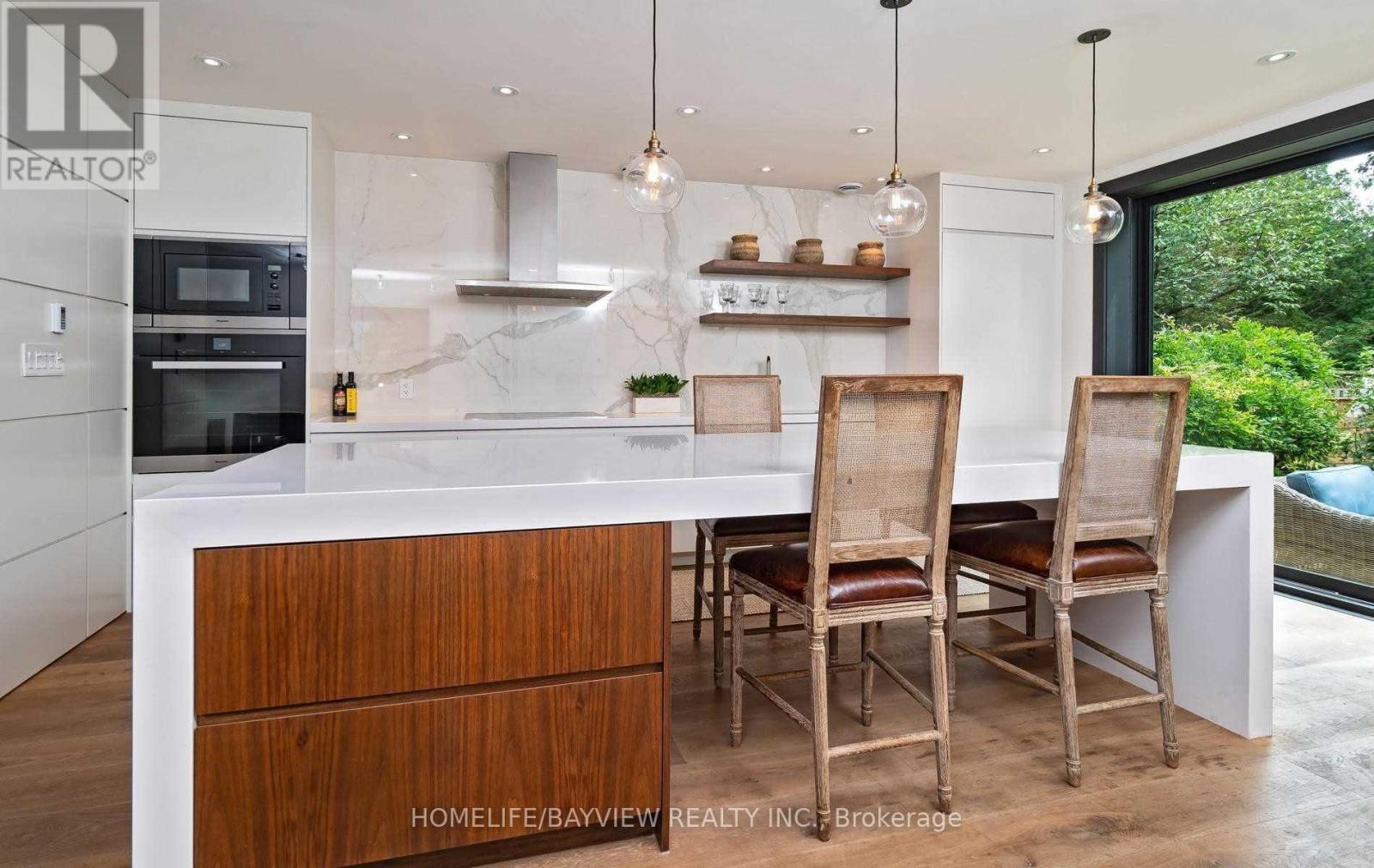 19 Gormley Avenue, Toronto, Ontario  M4V 1Y9 - Photo 7 - C12941420