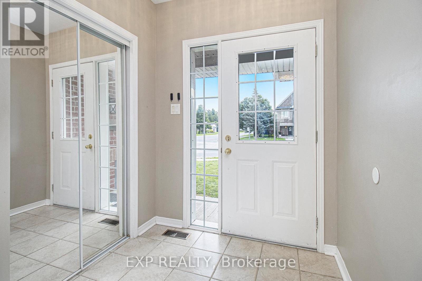 1310 Halton Terrace, Ottawa, Ontario  K2K 3K6 - Photo 2 - X12941338