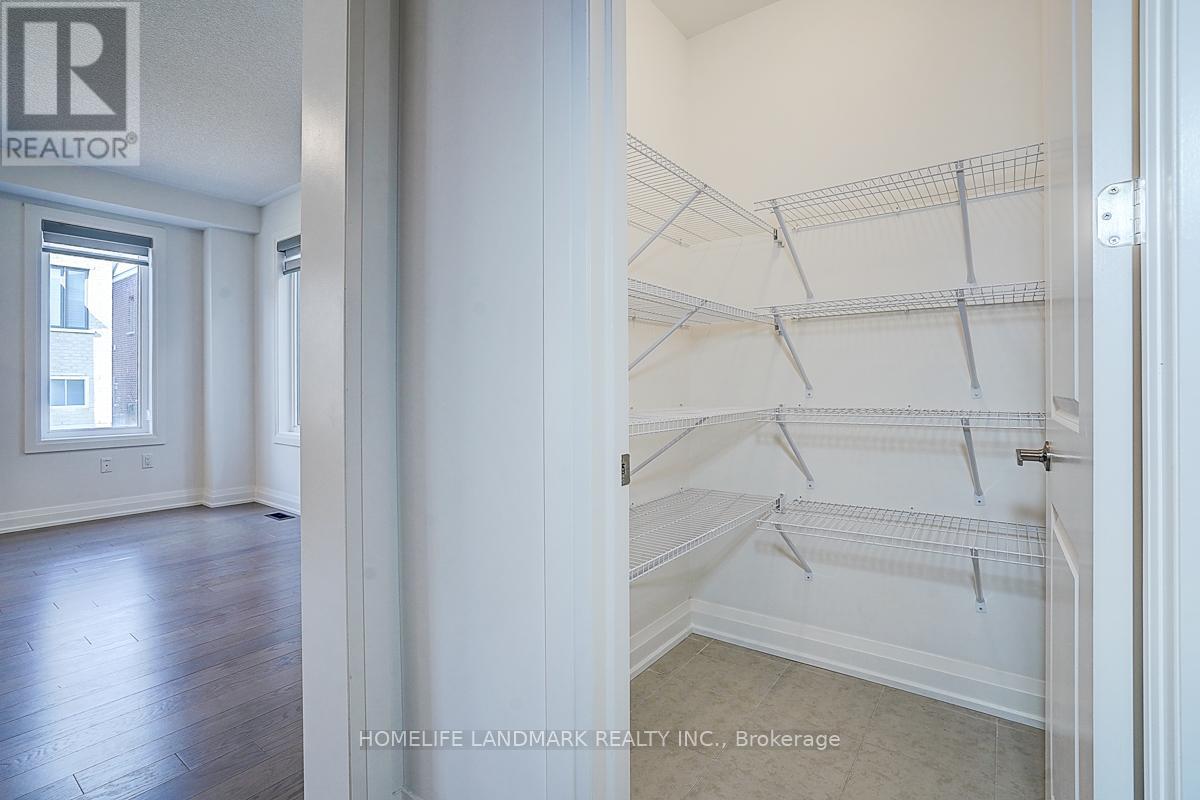 1404 Mockingbird Square, Pickering, Ontario  L1X 0N8 - Photo 10 - E12941500