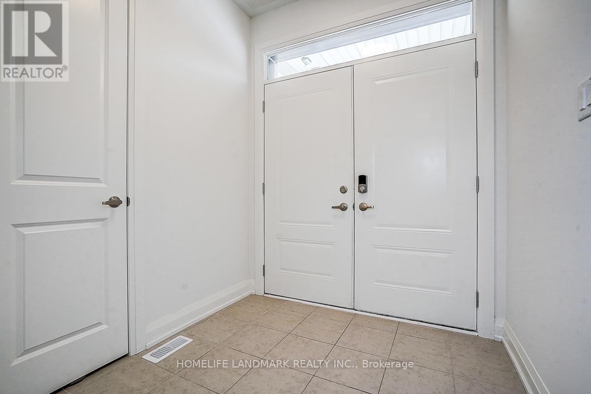 1404 Mockingbird Square, Pickering, Ontario  L1X 0N8 - Photo 3 - E12941500