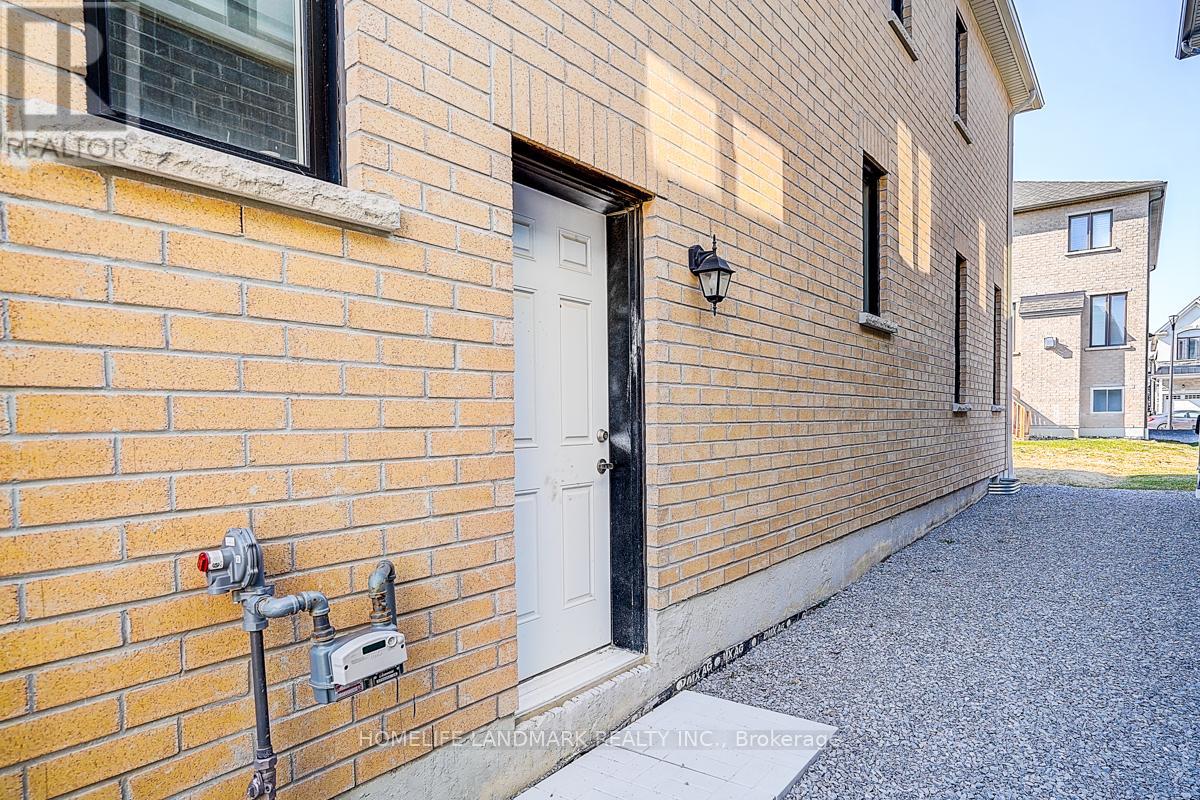 1404 Mockingbird Square, Pickering, Ontario  L1X 0N8 - Photo 34 - E12941500