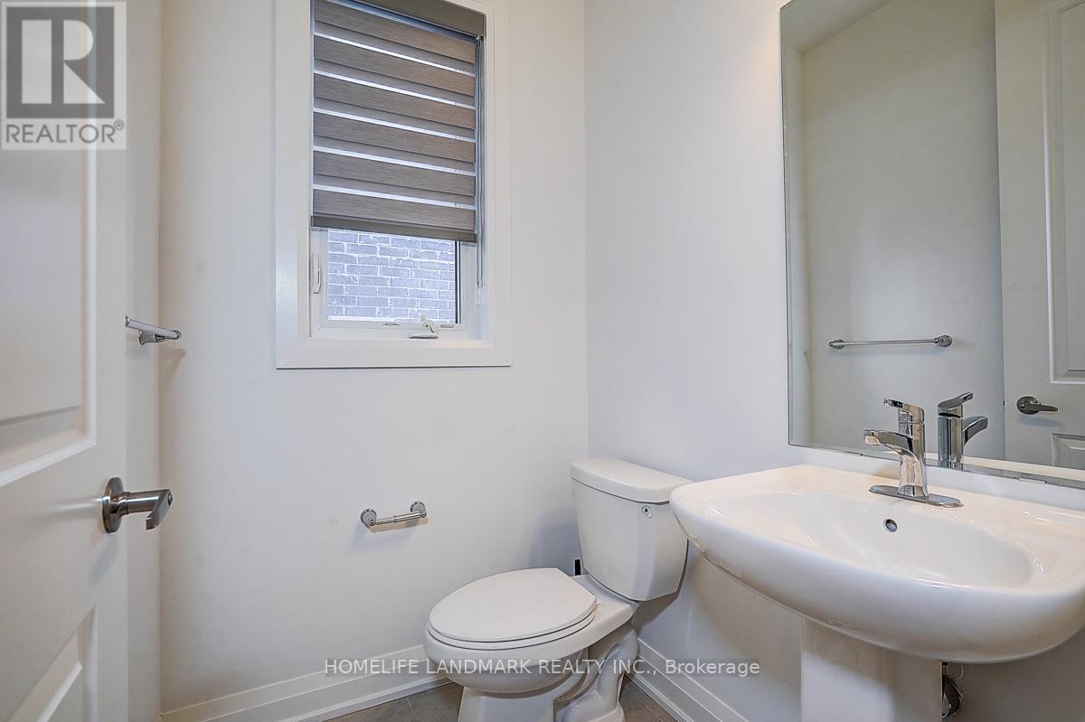 1404 Mockingbird Square, Pickering, Ontario  L1X 0N8 - Photo 4 - E12941500