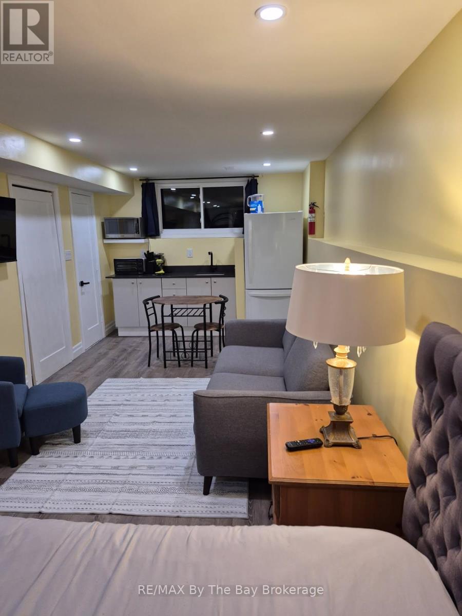 2 - 7 Harbour Crescent, Wasaga Beach, Ontario  L9Z 1G4 - Photo 5 - S12815428