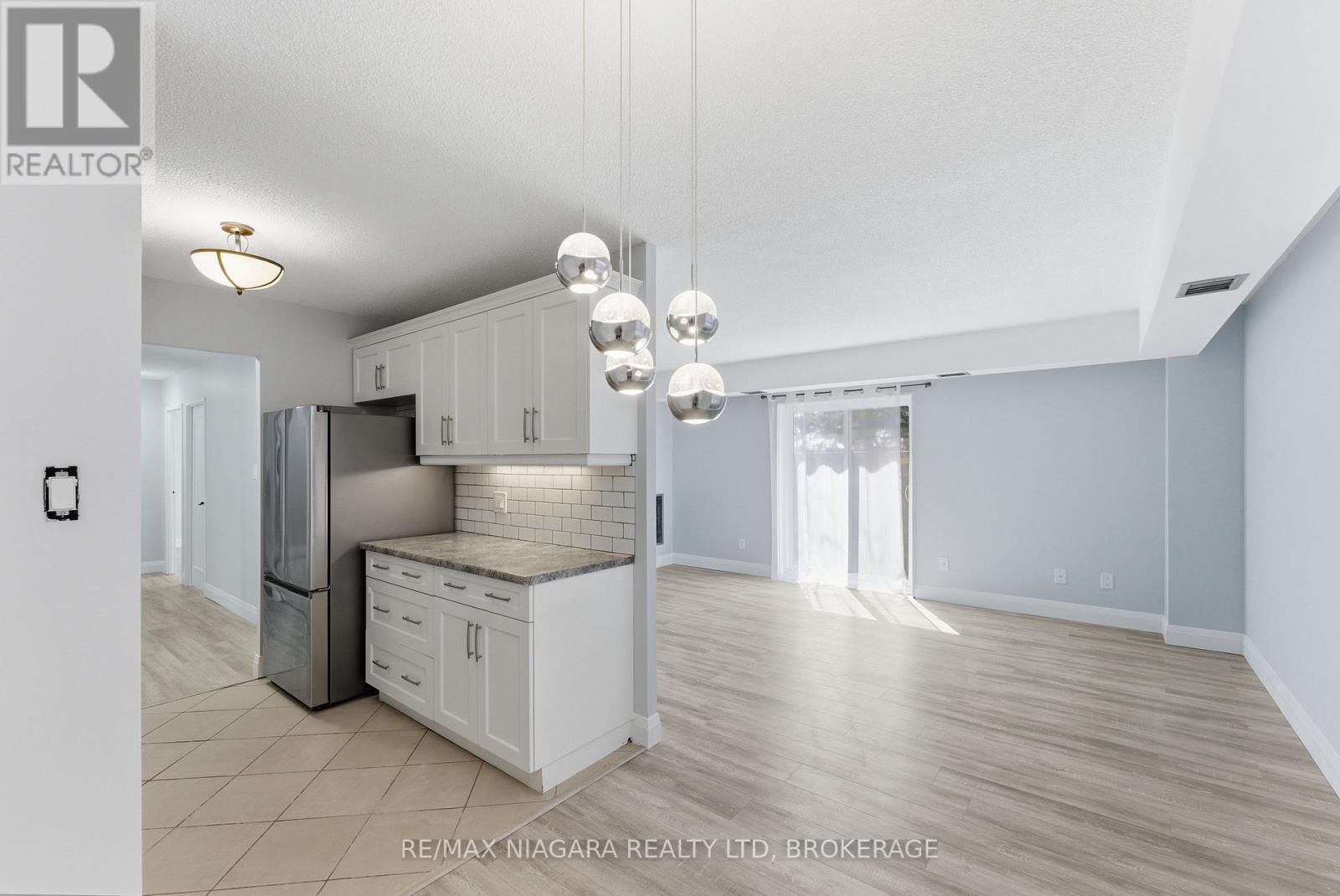 109 - 7 Gale Crescent, St. Catharines, Ontario  L2R 7M8 - Photo 7 - X12941430