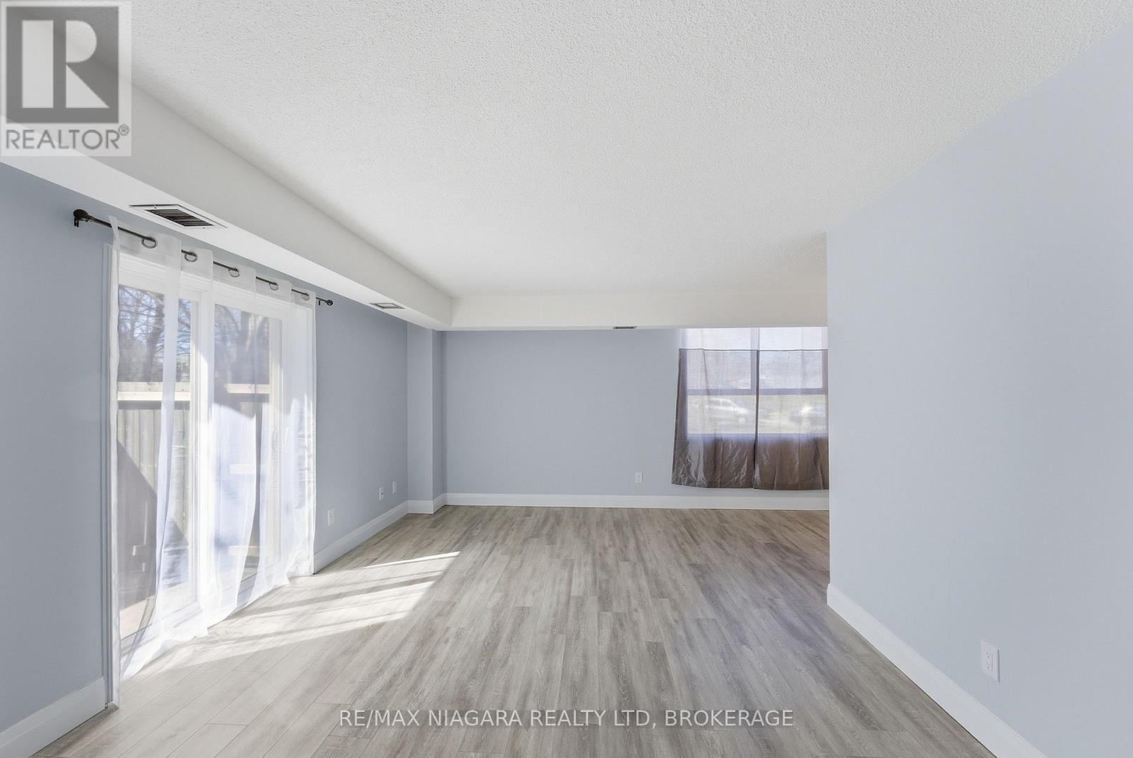 109 - 7 Gale Crescent, St. Catharines, Ontario  L2R 7M8 - Photo 9 - X12941430