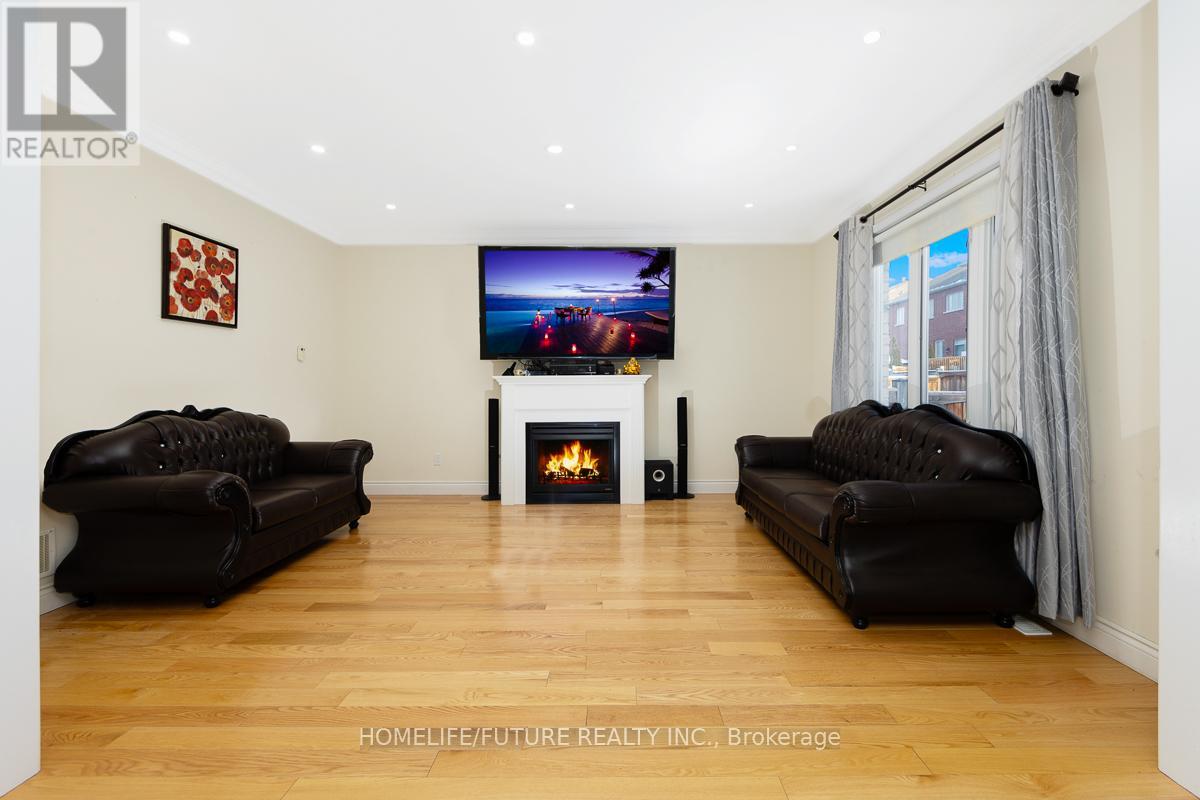 18 Stockell Crescent, Ajax, Ontario  L1T 0M5 - Photo 6 - E12931798