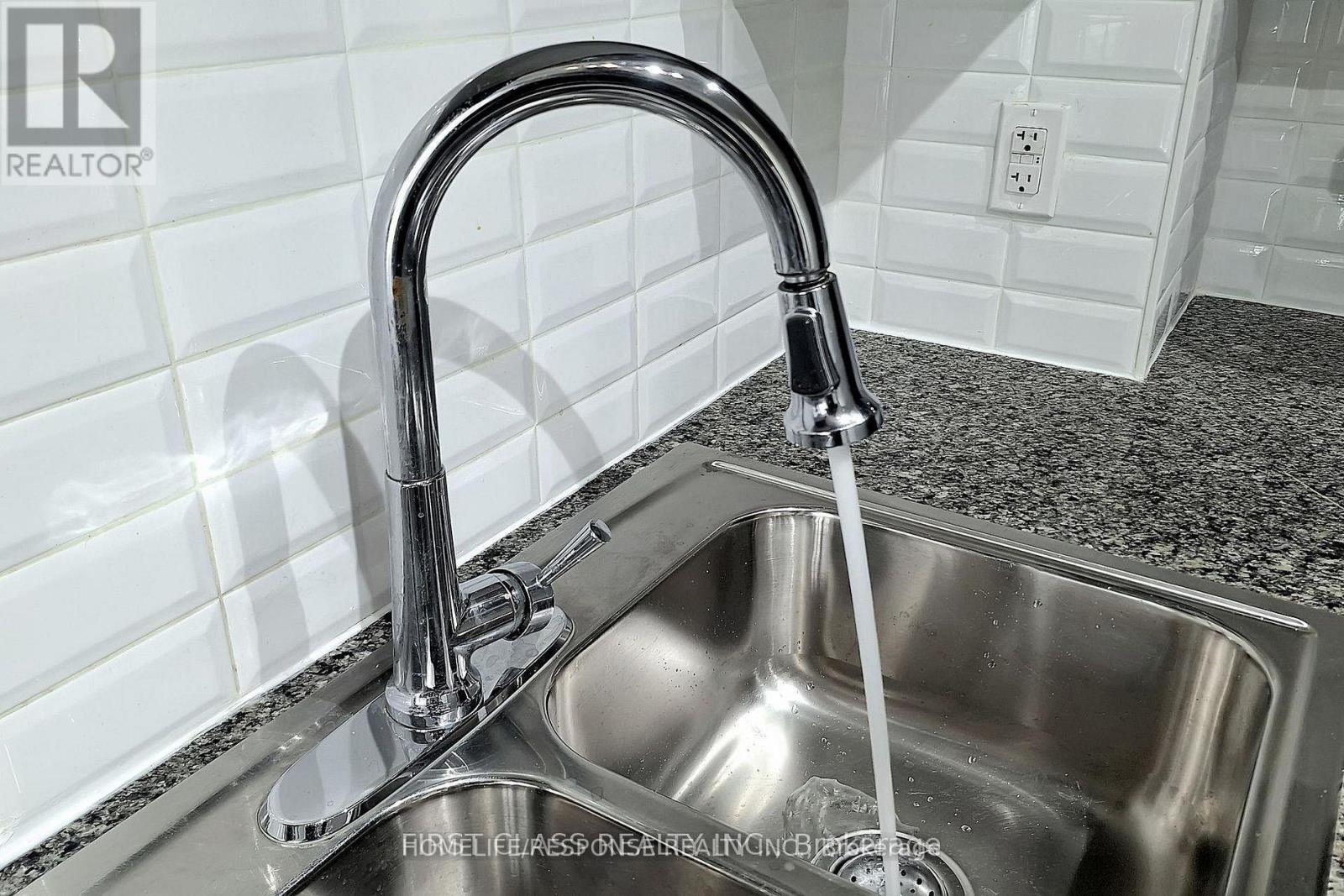 1111 - 38 Cedarland Drive, Markham, Ontario  L6G 0G7 - Photo 10 - N12930666