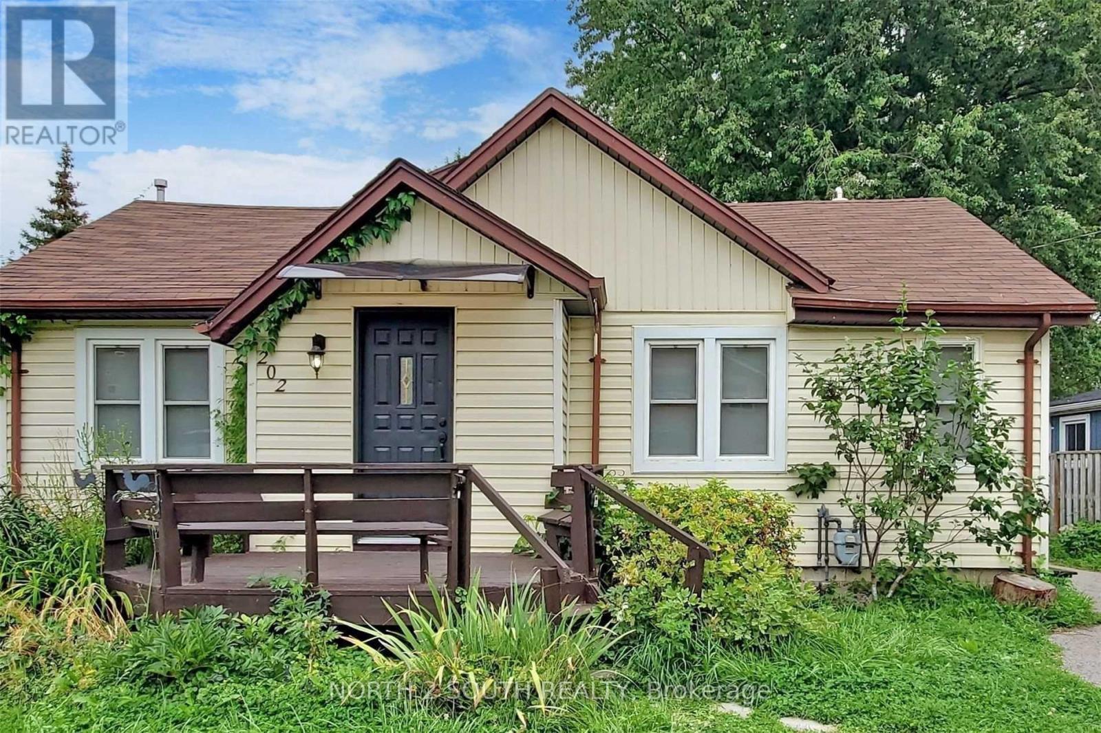 202 GARDEN AVENUE, Georgina, Ontario