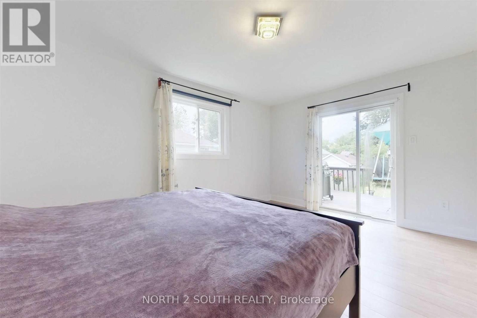 202 Garden Avenue, Georgina, Ontario  L4P 2L4 - Photo 18 - N12941448