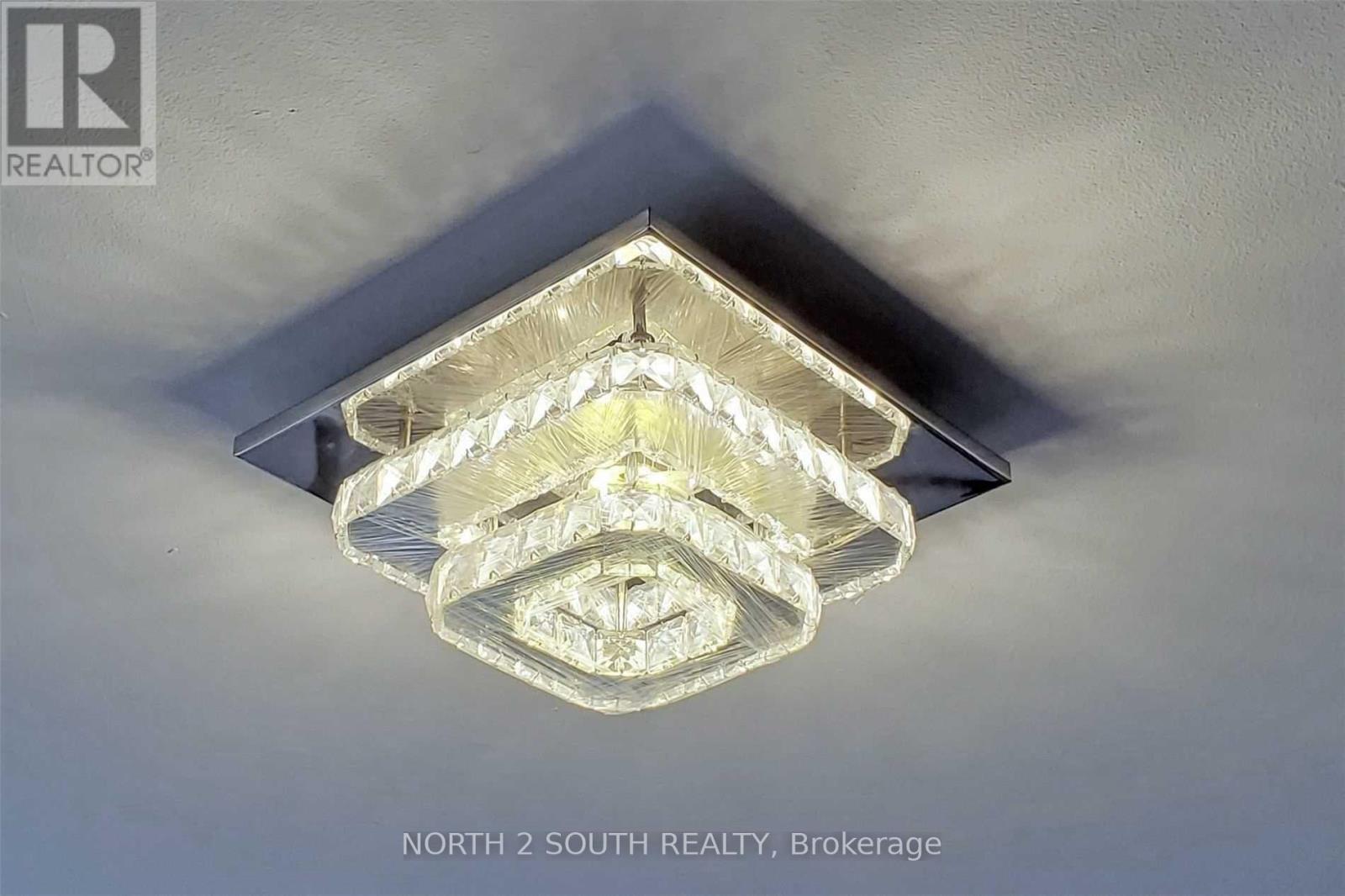 202 Garden Avenue, Georgina, Ontario  L4P 2L4 - Photo 19 - N12941448