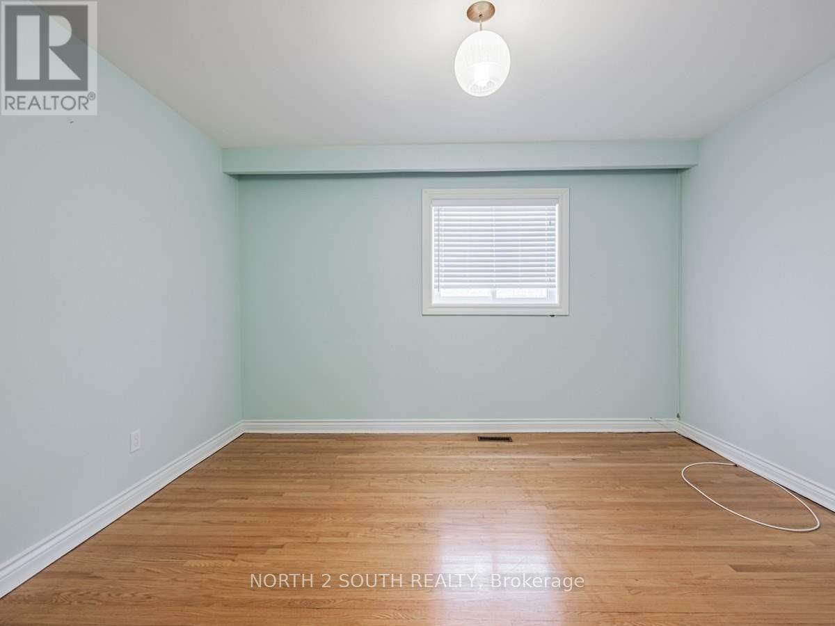 202 Garden Avenue, Georgina, Ontario  L4P 2L4 - Photo 20 - N12941448