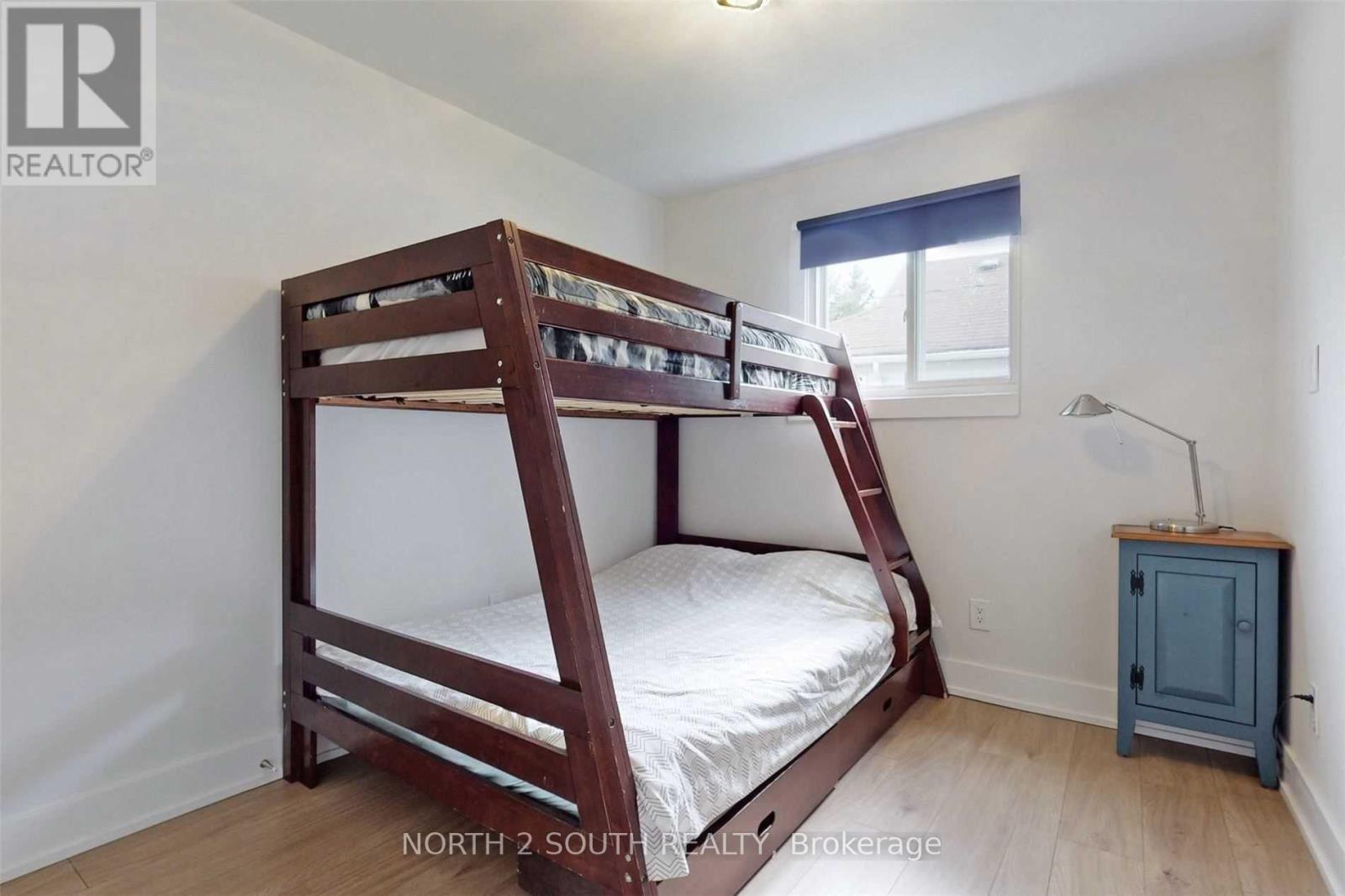 202 Garden Avenue, Georgina, Ontario  L4P 2L4 - Photo 21 - N12941448