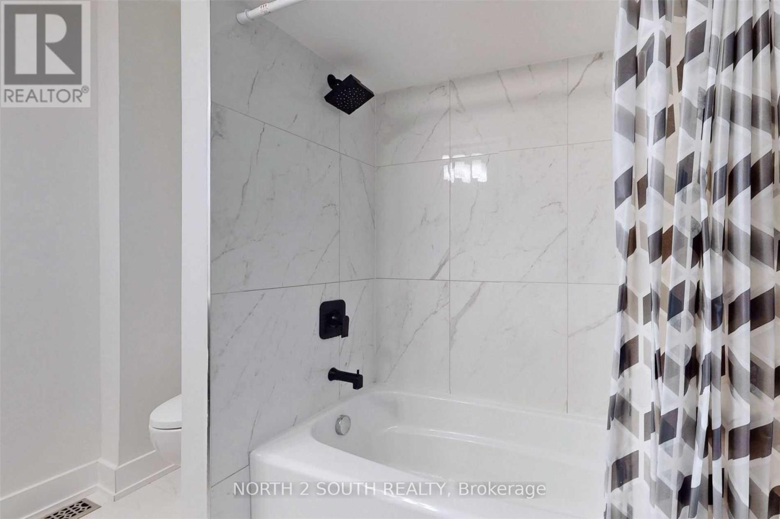 202 Garden Avenue, Georgina, Ontario  L4P 2L4 - Photo 23 - N12941448