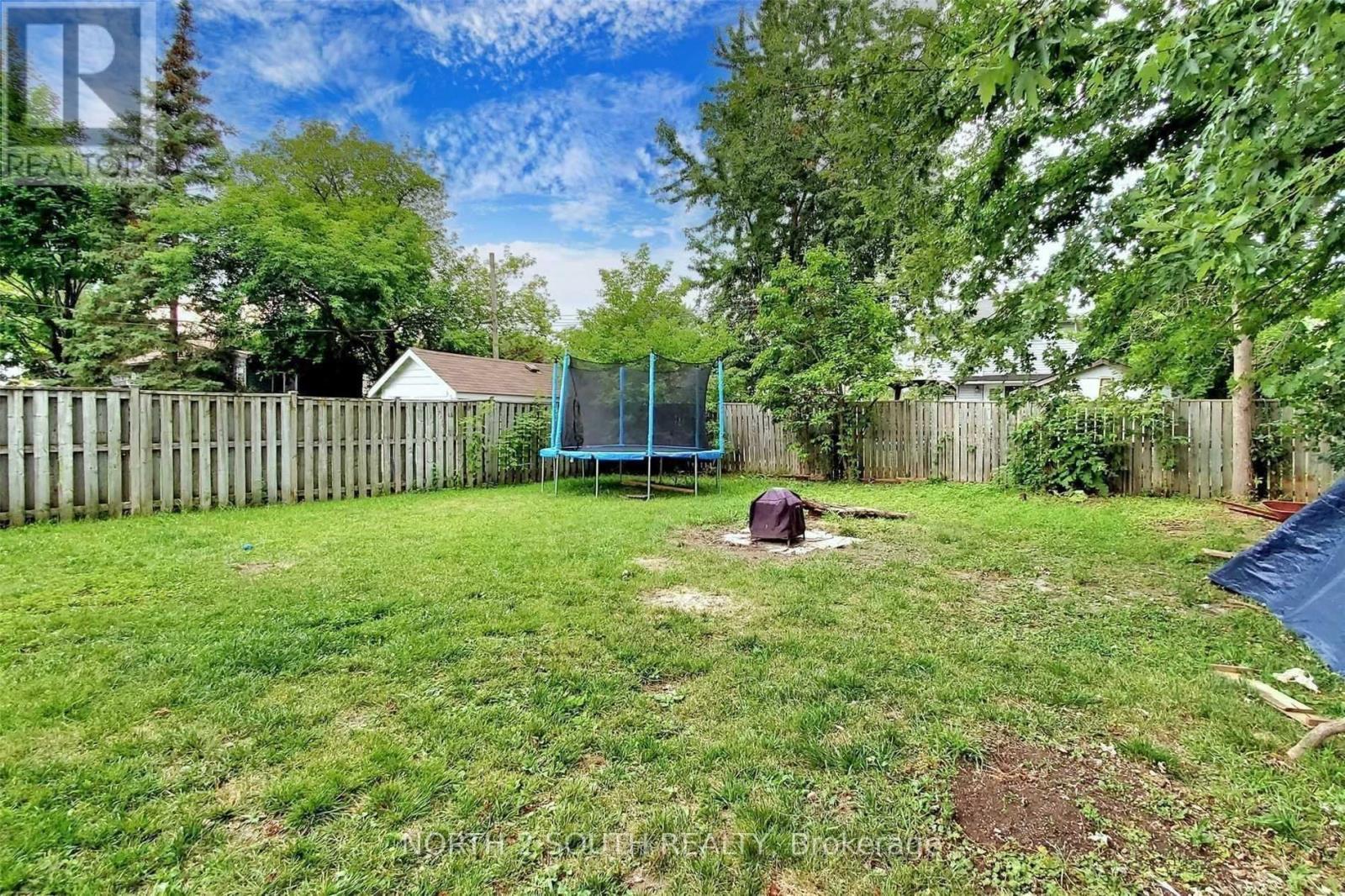 202 Garden Avenue, Georgina, Ontario  L4P 2L4 - Photo 35 - N12941448