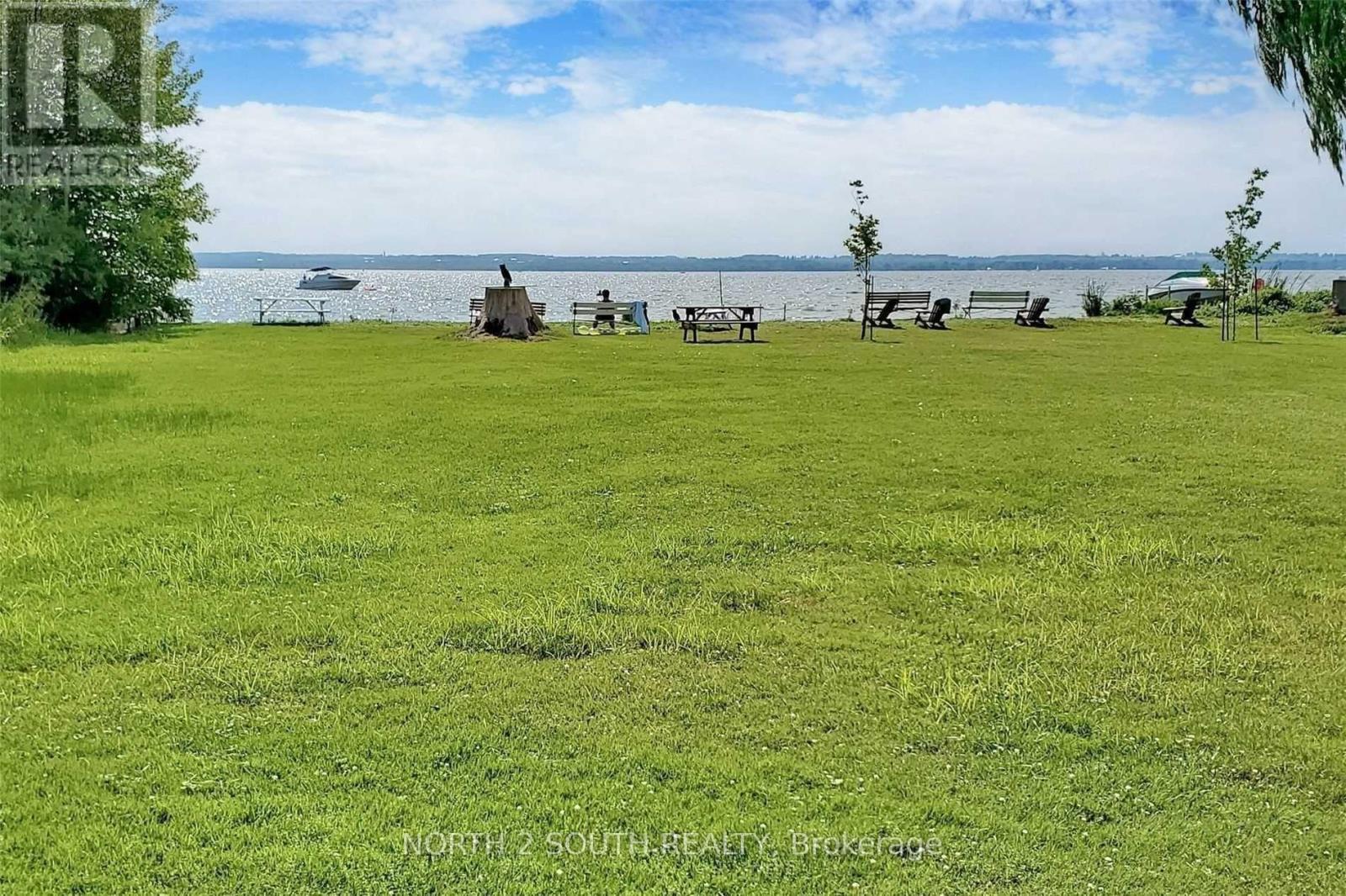 202 Garden Avenue, Georgina, Ontario  L4P 2L4 - Photo 4 - N12941448