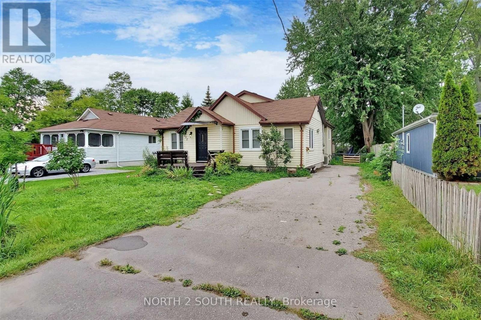 202 Garden Avenue, Georgina, Ontario  L4P 2L4 - Photo 5 - N12941448