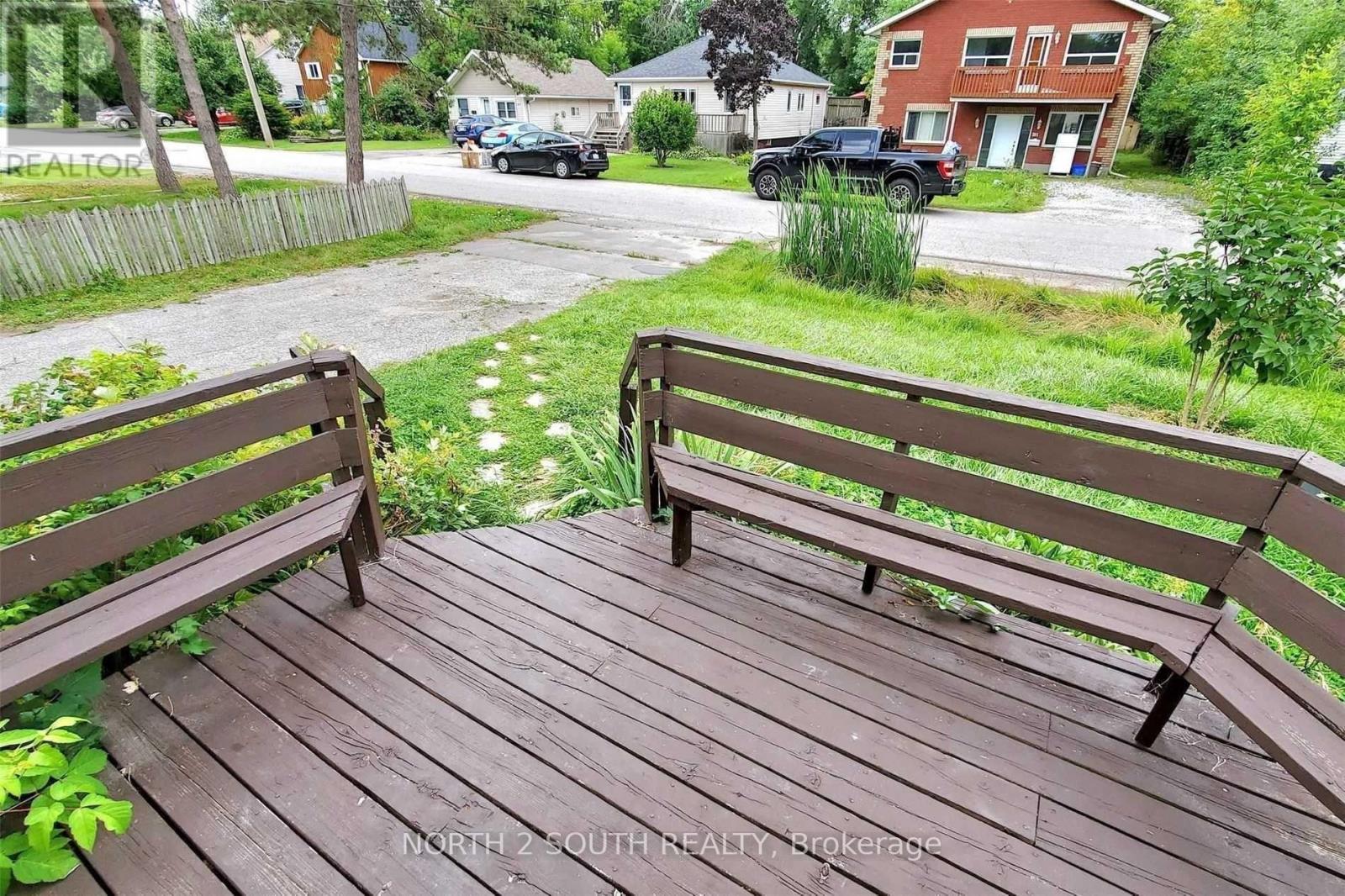 202 Garden Avenue, Georgina, Ontario  L4P 2L4 - Photo 6 - N12941448