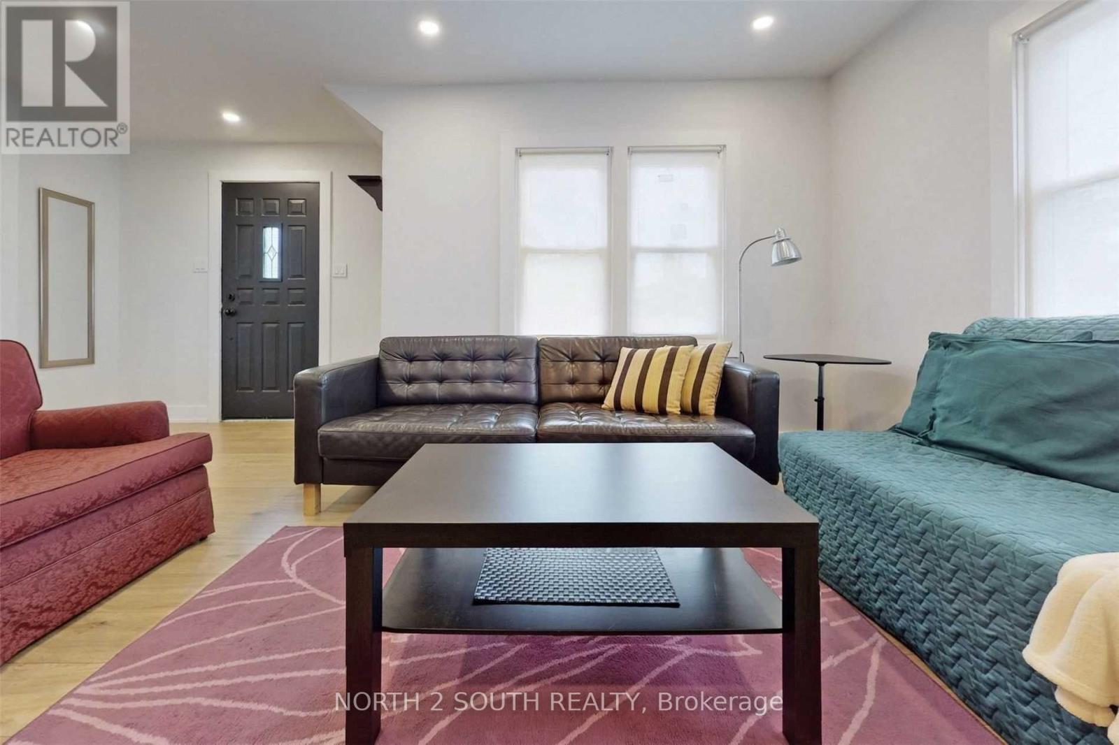 202 Garden Avenue, Georgina, Ontario  L4P 2L4 - Photo 8 - N12941448