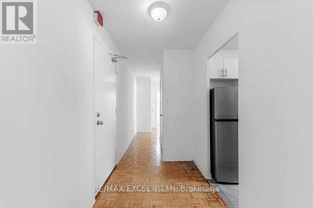 402 - 165 Colborne Avenue, Richmond Hill, Ontario  L4C 2K2 - Photo 11 - N12941482