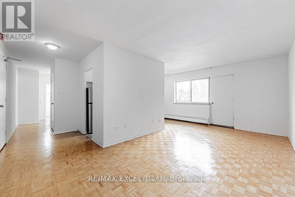 402 - 165 Colborne Avenue, Richmond Hill, Ontario  L4C 2K2 - Photo 14 - N12941482