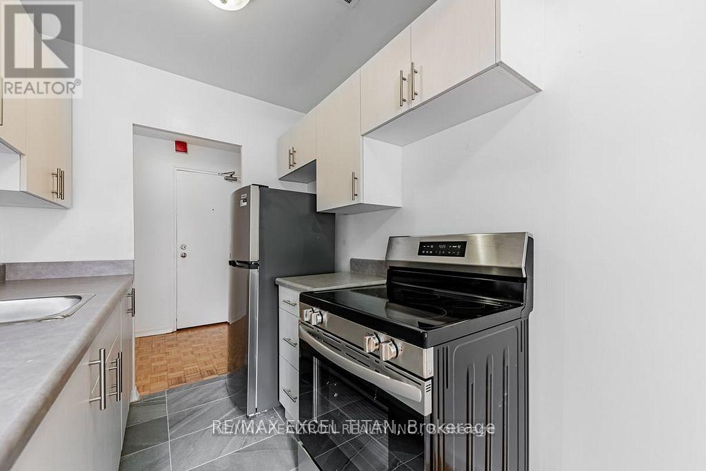 402 - 165 Colborne Avenue, Richmond Hill, Ontario  L4C 2K2 - Photo 15 - N12941482