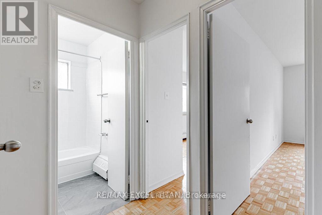 402 - 165 Colborne Avenue, Richmond Hill, Ontario  L4C 2K2 - Photo 16 - N12941482