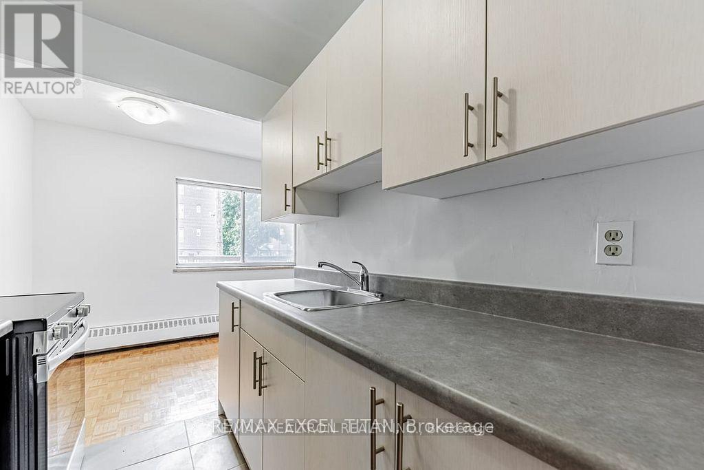 402 - 165 Colborne Avenue, Richmond Hill, Ontario  L4C 2K2 - Photo 20 - N12941482