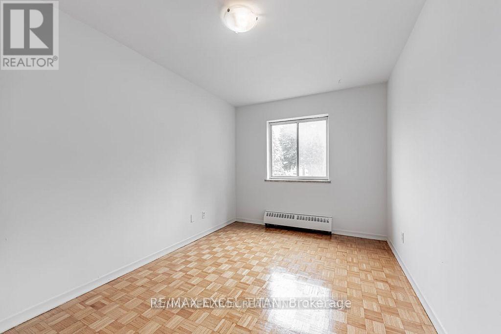 402 - 165 Colborne Avenue, Richmond Hill, Ontario  L4C 2K2 - Photo 7 - N12941482