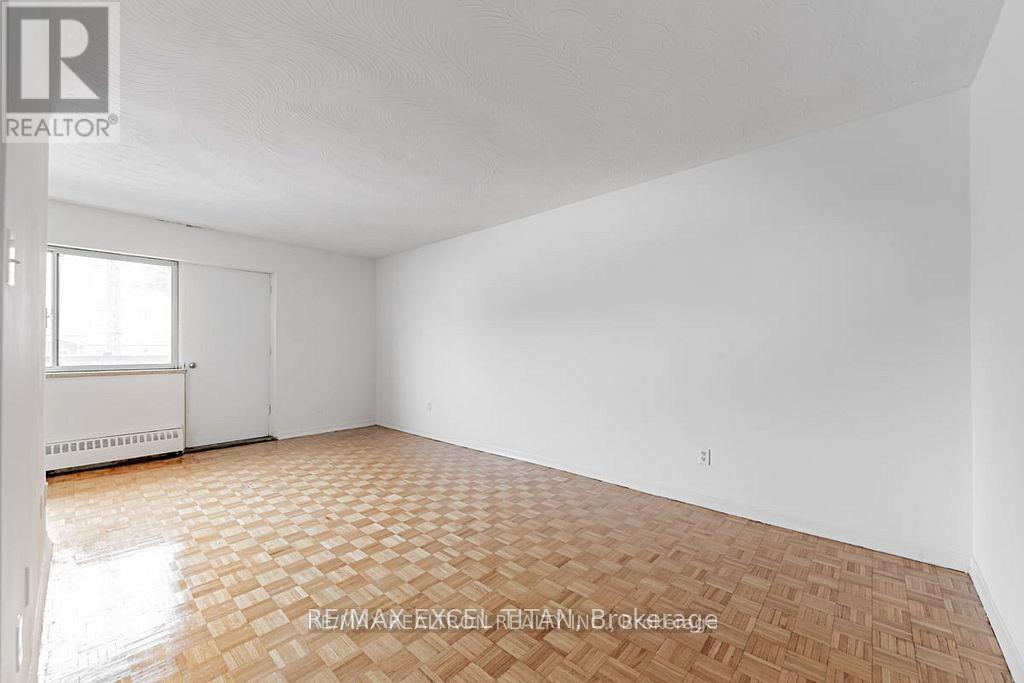 402 - 165 Colborne Avenue, Richmond Hill, Ontario  L4C 2K2 - Photo 9 - N12941482