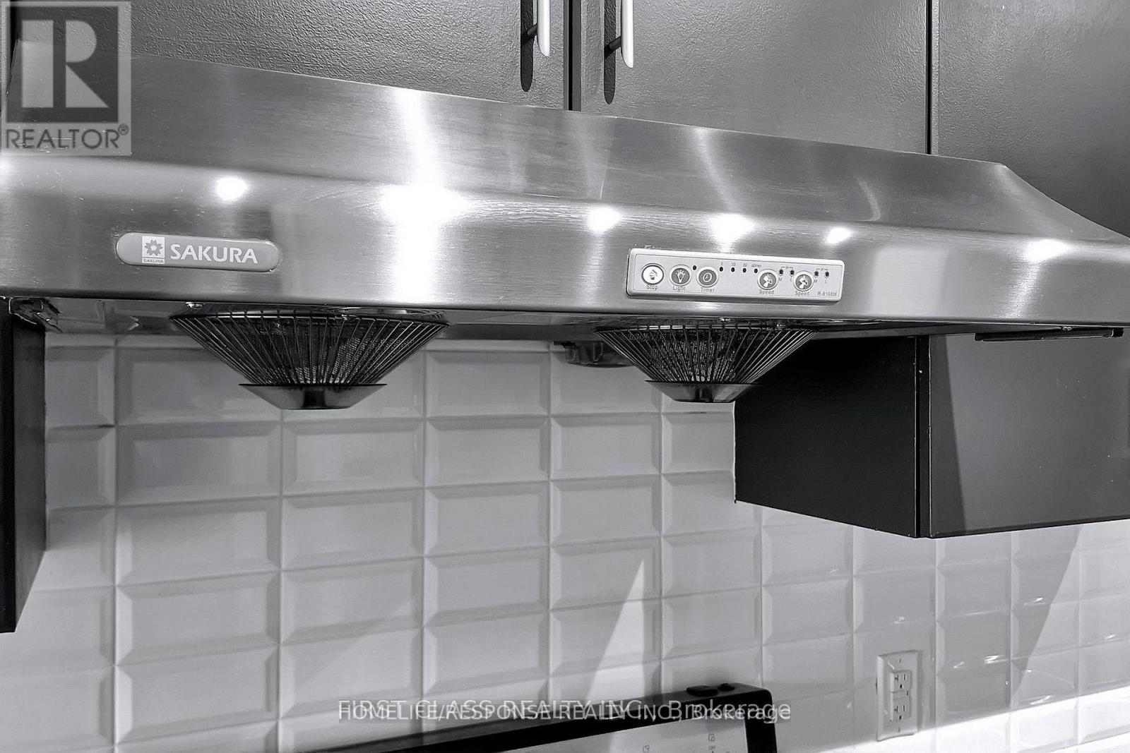 1111 - 38 Cedarland Drive, Markham, Ontario  L6G 0G7 - Photo 9 - N12930666