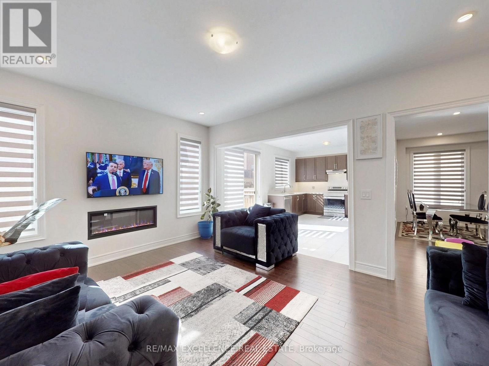 33 Tiger Crescent, Brampton, Ontario  L6R 0C8 - Photo 5 - W12941298