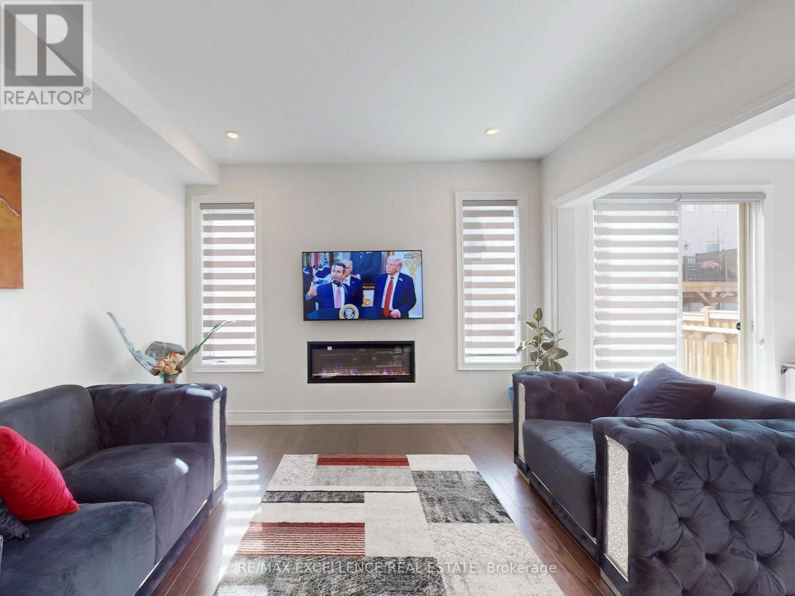 33 Tiger Crescent, Brampton, Ontario  L6R 0C8 - Photo 6 - W12941298