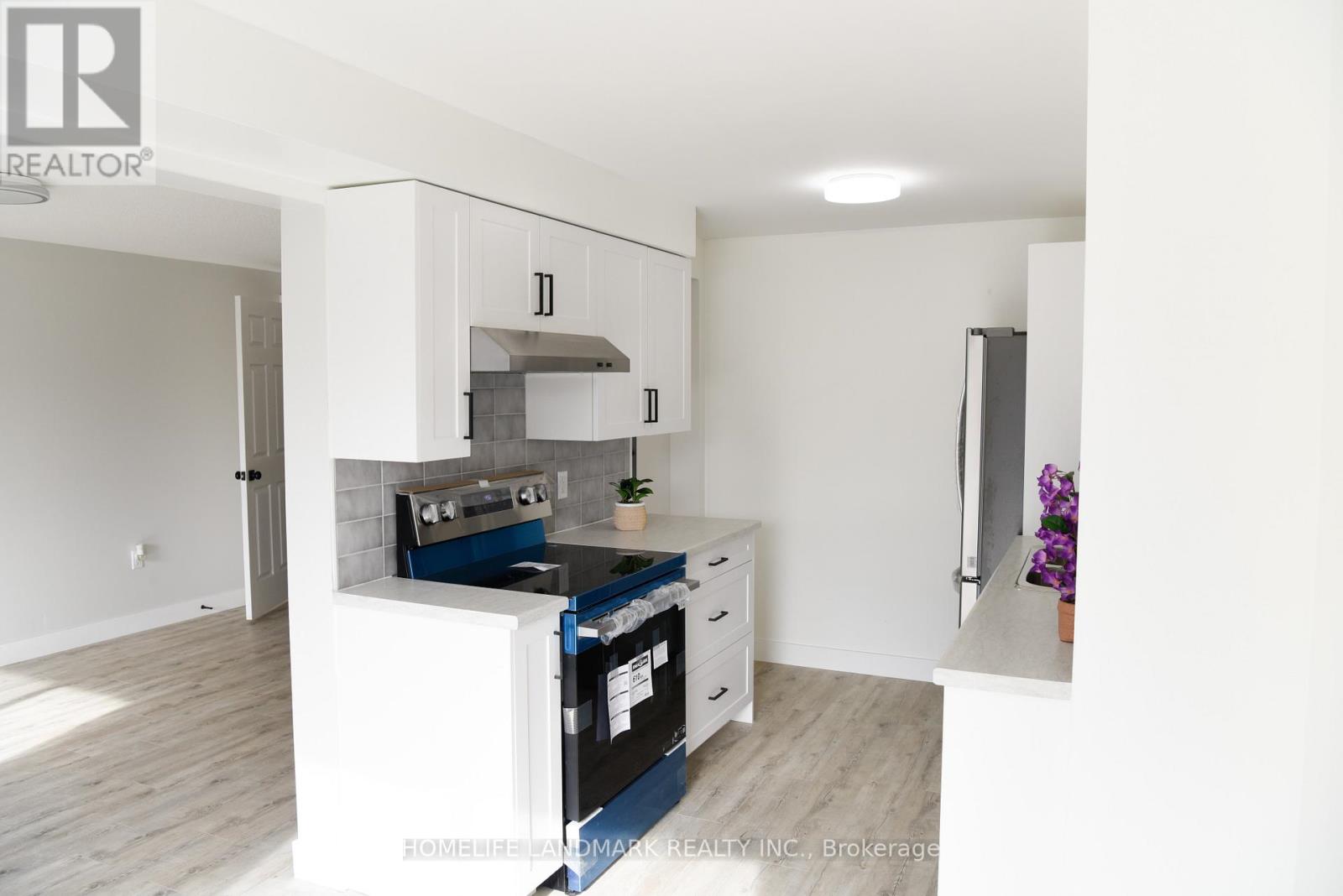 6 Silver Maple Crescent, Barrie (Holly), Ontario  L4N 8T3 - Photo 8 - S12941386