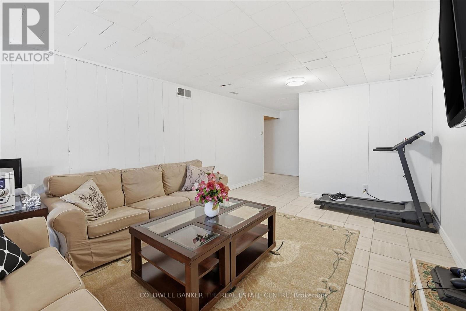 356 Mountain Road, Grimsby, Ontario  L3M 4E7 - Photo 27 - X12741426