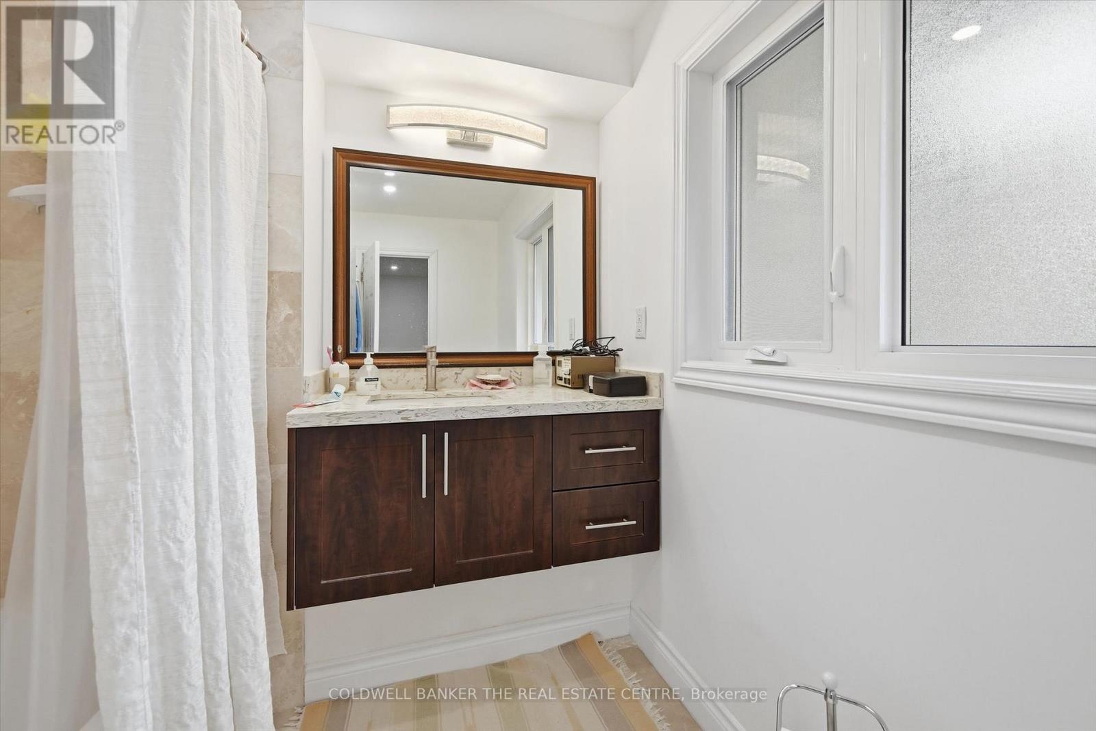 356 Mountain Road, Grimsby, Ontario  L3M 4E7 - Photo 21 - X12741426