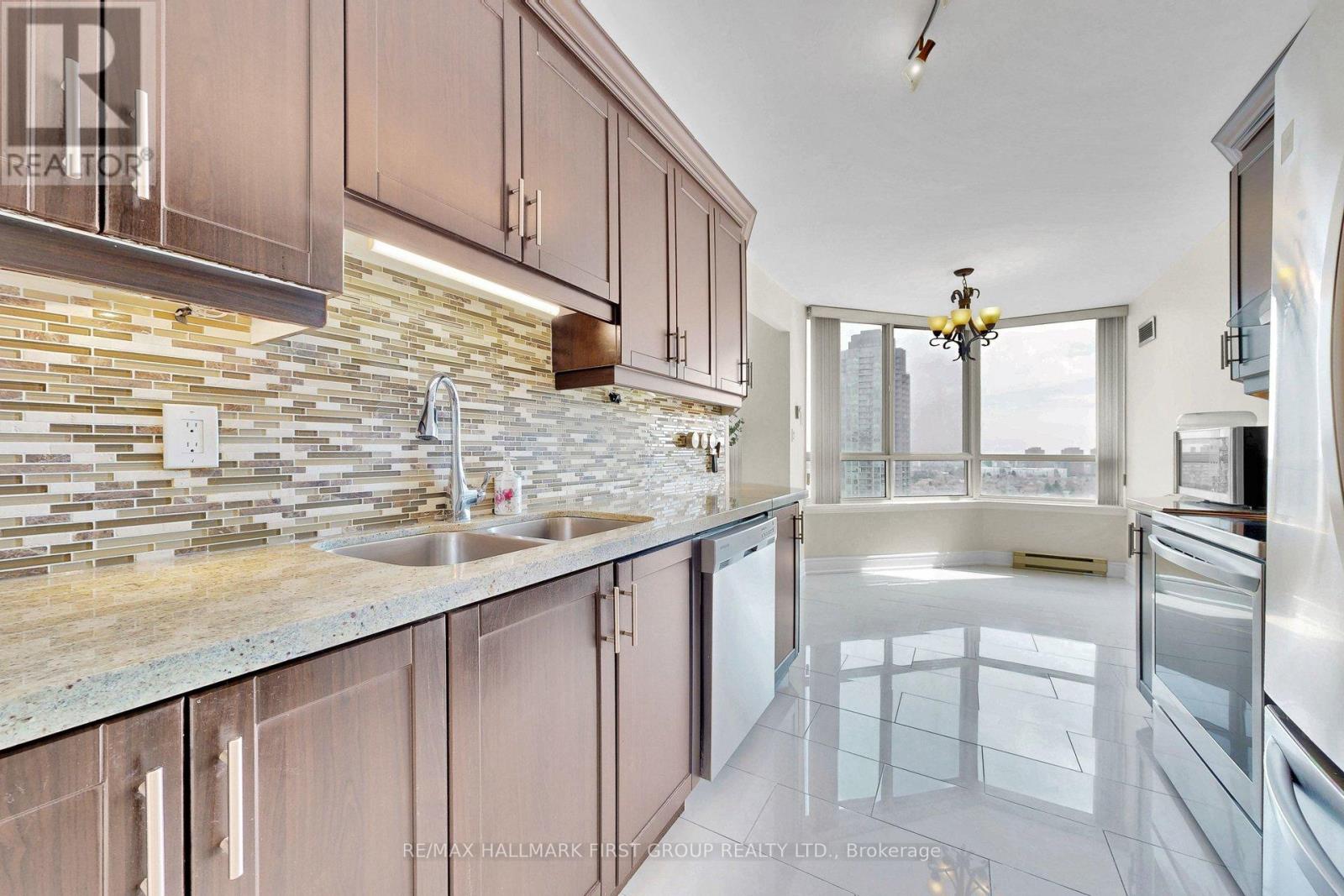 1603 - 3605 Kariya Drive, Mississauga, Ontario  L5B 3J4 - Photo 13 - W12941342