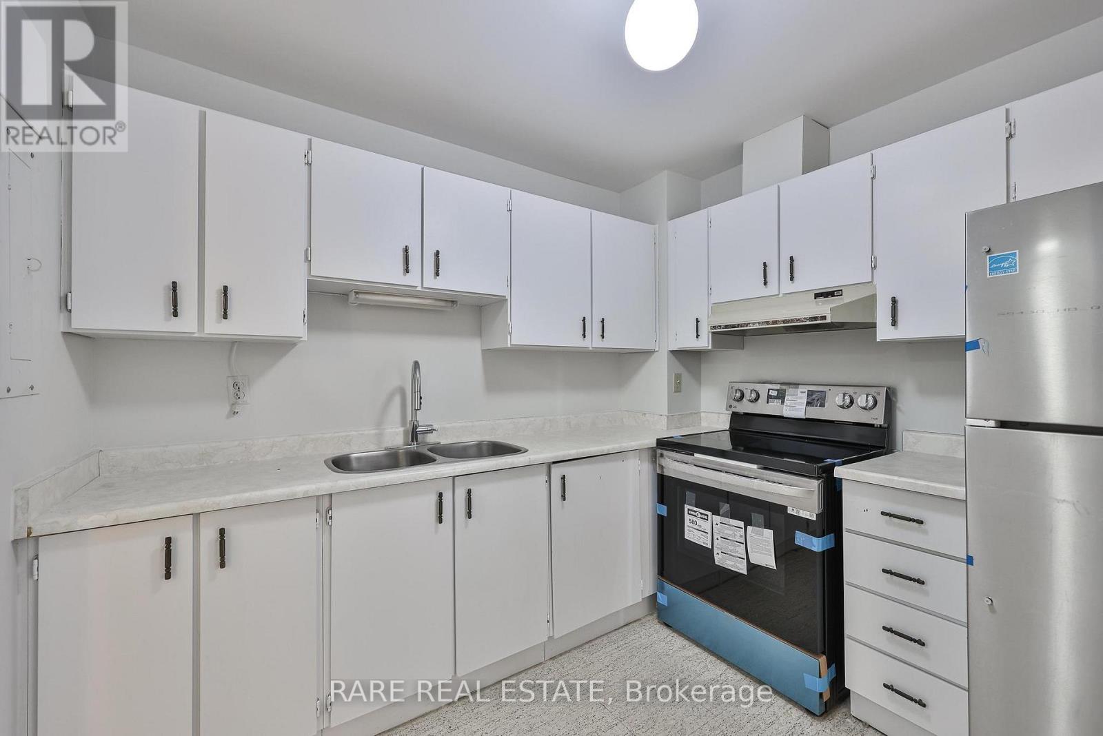 305 - 45 Bredin Parkway, Orangeville, Ontario  L9W 3X2 - Photo 4 - W12941390