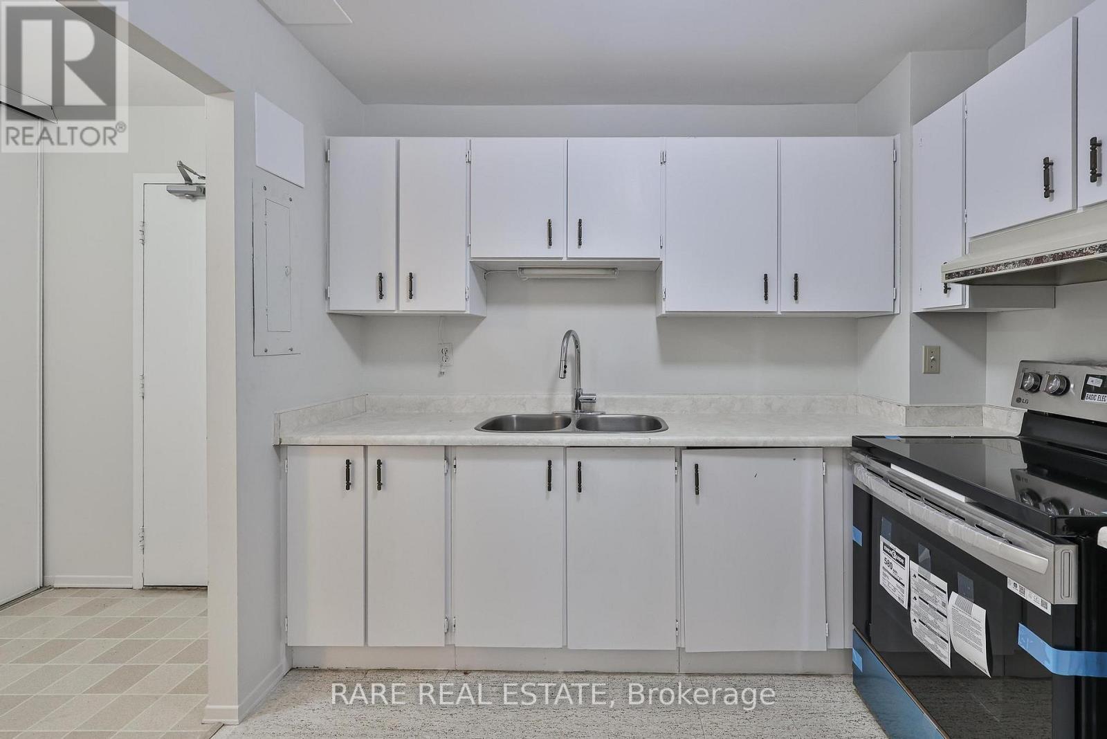 305 - 45 Bredin Parkway, Orangeville, Ontario  L9W 3X2 - Photo 5 - W12941390