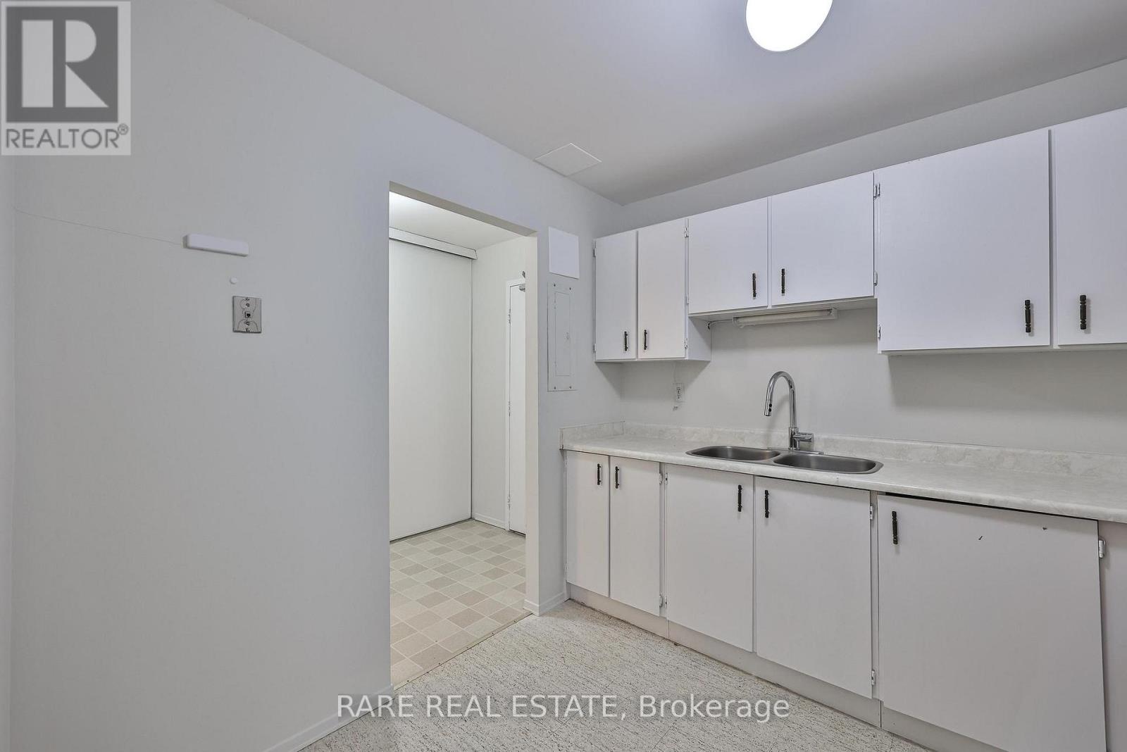 305 - 45 Bredin Parkway, Orangeville, Ontario  L9W 3X2 - Photo 6 - W12941390