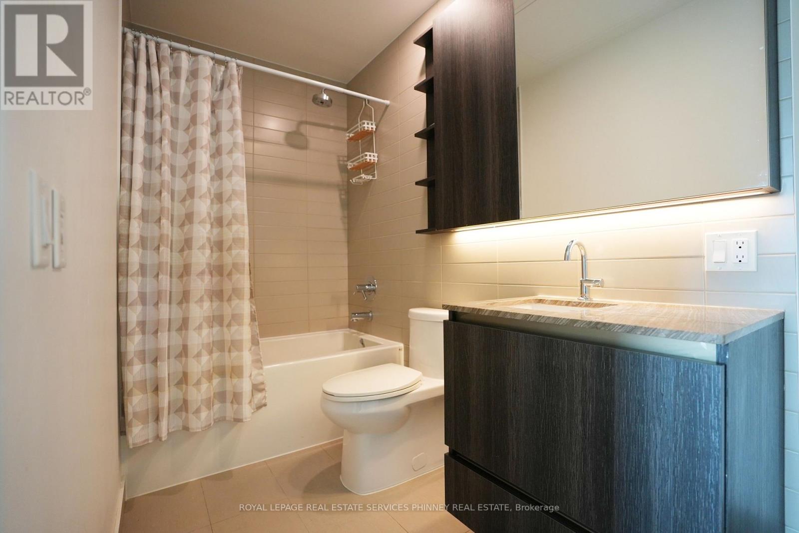 1702 - 21 Park Street, Mississauga, Ontario  L5G 1L7 - Photo 17 - W12941404