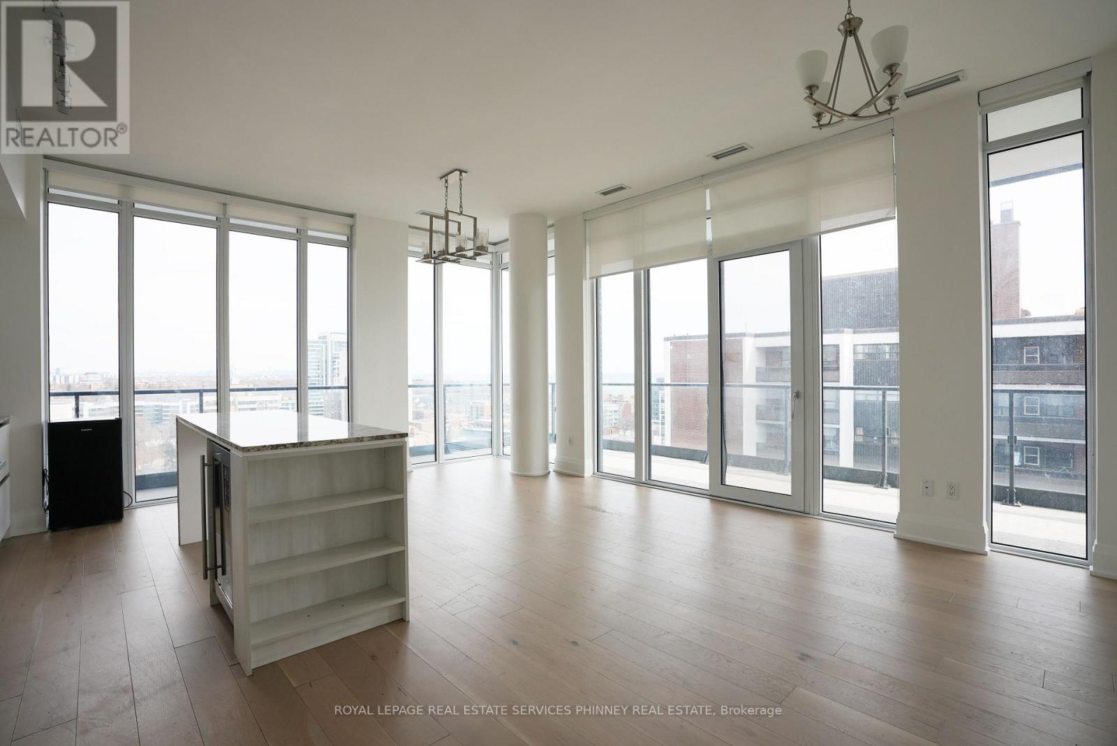 1702 - 21 Park Street, Mississauga, Ontario  L5G 1L7 - Photo 3 - W12941404