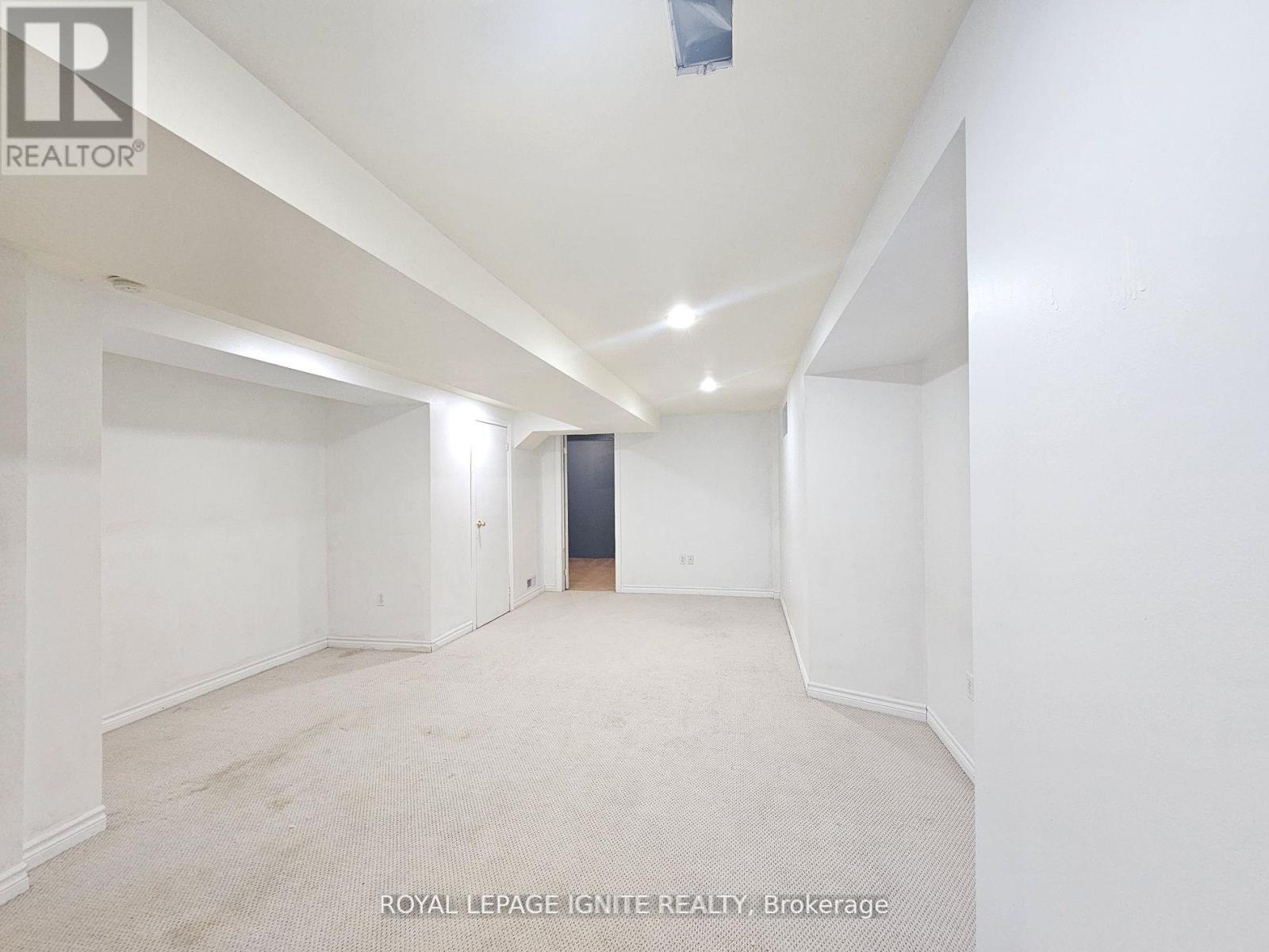 60 Pressed Brick Drive, Brampton, Ontario  L6V 4K3 - Photo 16 - W12941412