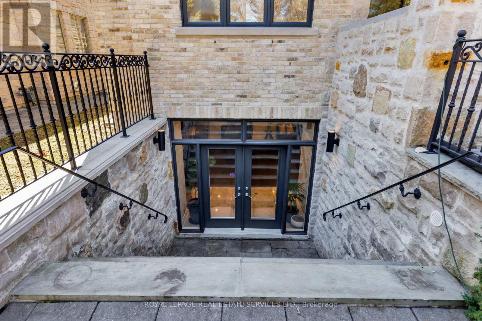 1165 Garden Road, Mississauga, Ontario  L5H 3J5 - Photo 37 - W12941424