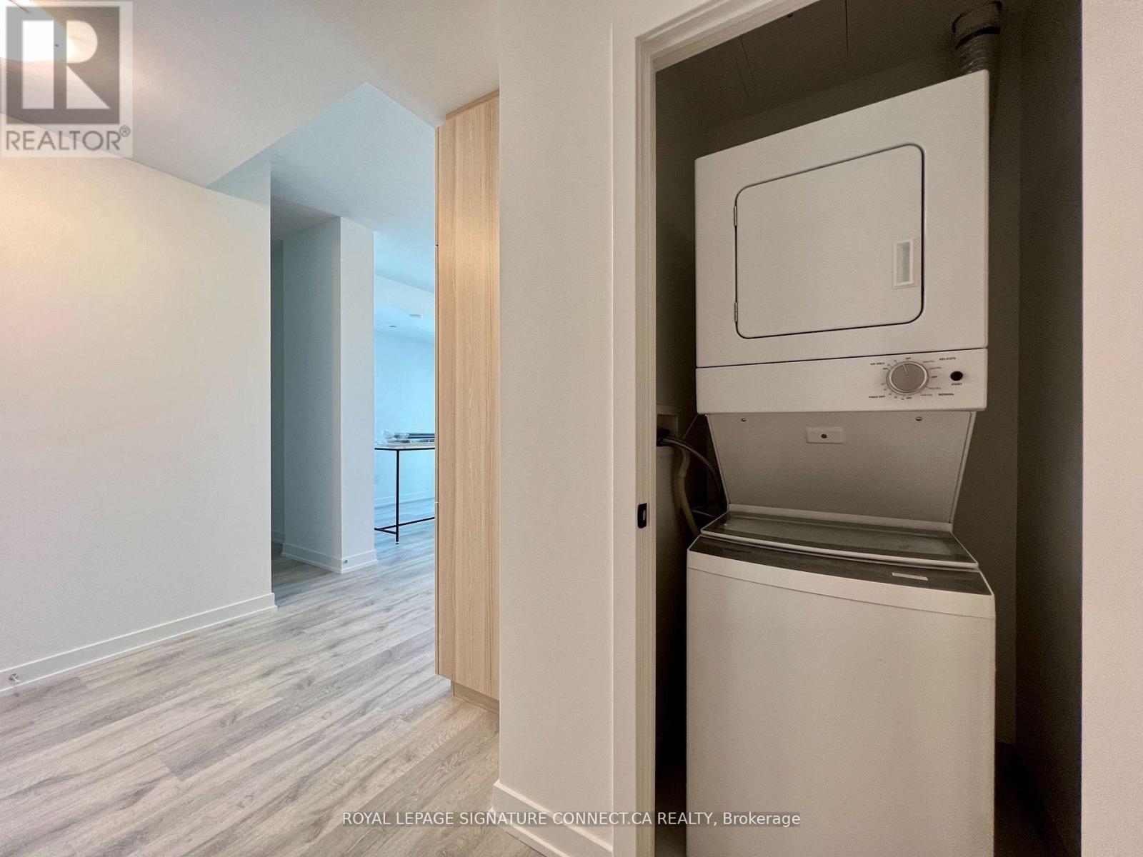 706 - 220 Missinnihe Way, Mississauga, Ontario  L5H 0A9 - Photo 8 - W12941434