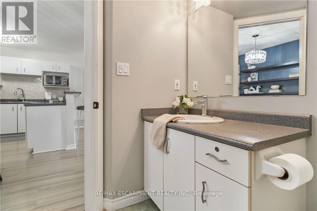 110 - 4015 Kilmer Drive, Burlington, Ontario  L7M 4M4 - Photo 20 - W12941454