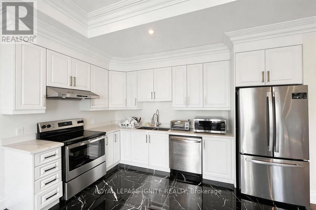 Upper - 300 Cornelius Parkway, Toronto, Ontario  M3K 1T8 - Photo 12 - W12941504