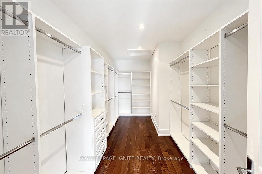 Upper - 300 Cornelius Parkway, Toronto, Ontario  M3K 1T8 - Photo 14 - W12941504