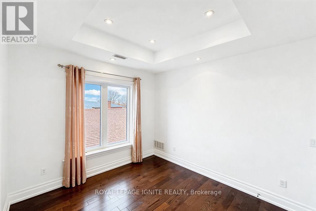 Upper - 300 Cornelius Parkway, Toronto, Ontario  M3K 1T8 - Photo 5 - W12941504